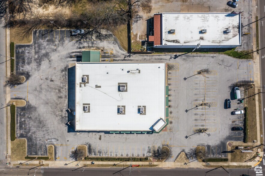 More Photos Of 3502 Summer Ave, Memphis General Retail For Sale