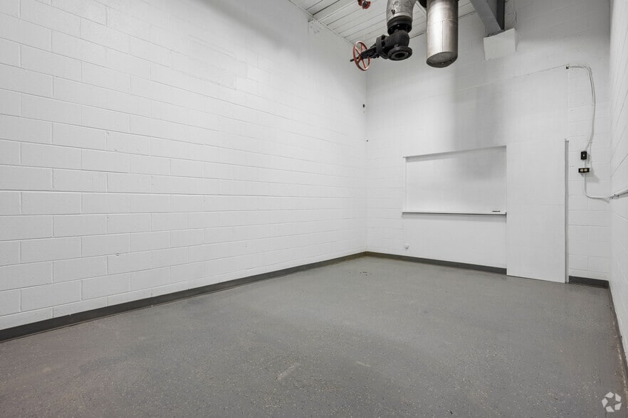 More Photos Of 114 S State St, Haw River Manufacturing For Sale