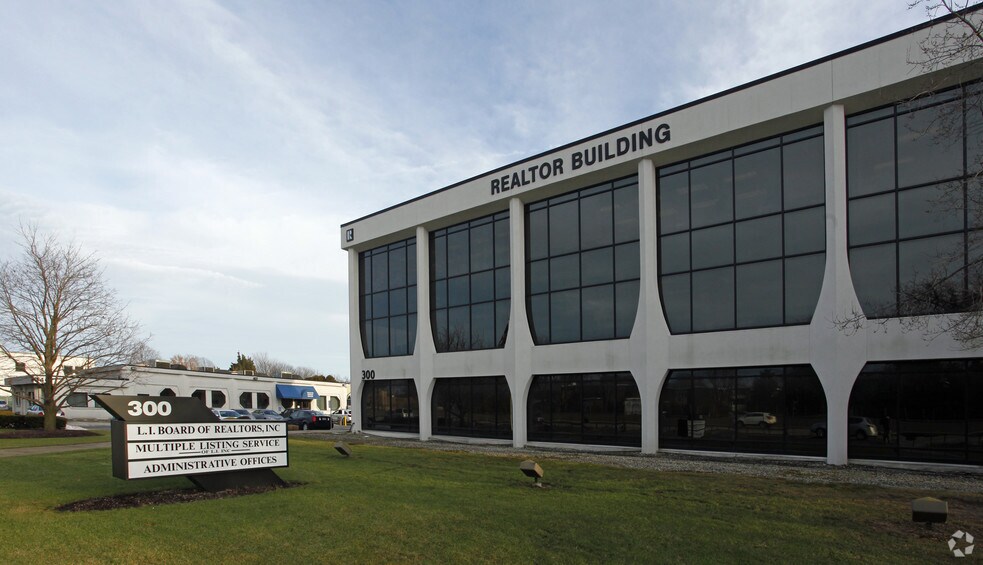 More Photos Of 300 Sunrise Hwy, West Babylon Office For Lease