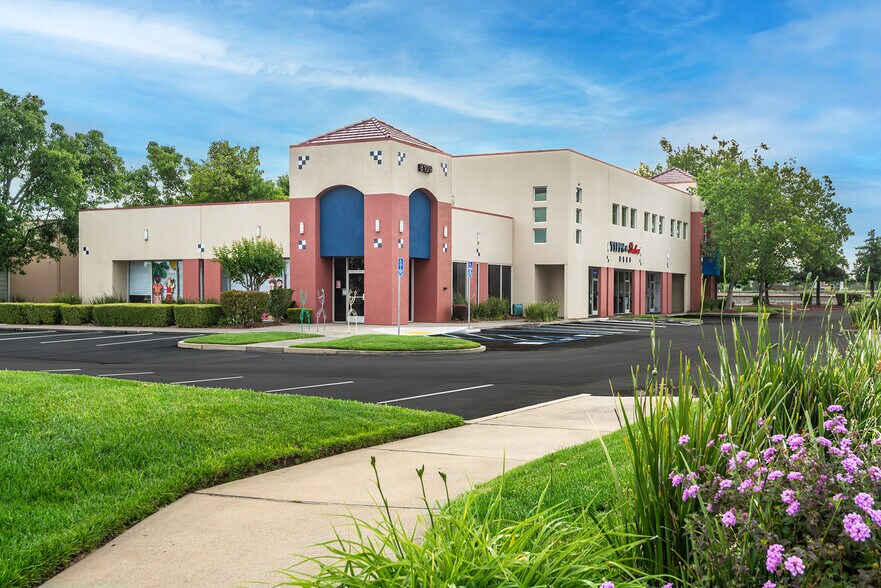Primary Photo Of 8100-8109 Fruitridge Rd, Sacramento Storefront Retail Office For Lease