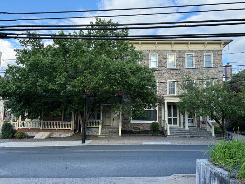 More Photos Of 101-105 S Main St, Coopersburg Medical For Lease
