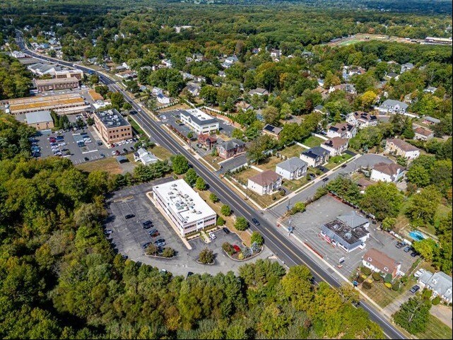 More Photos Of 1894 & 1900 Oak Tree Rd, Edison Restaurant For Sale