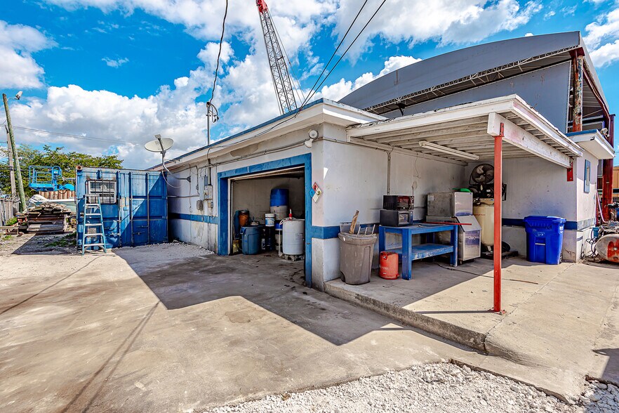 More Photos Of 2301 SW 57th Ave, West Park Warehouse For Lease