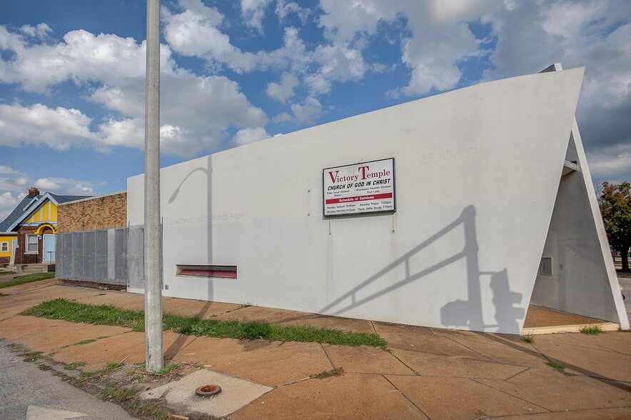 Primary Photo Of 8400 N Broadway, Saint Louis Religious Facility For Sale