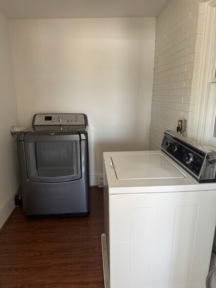 More Photos Of 1602 Grandin Rd SW, Roanoke Medical For Sale