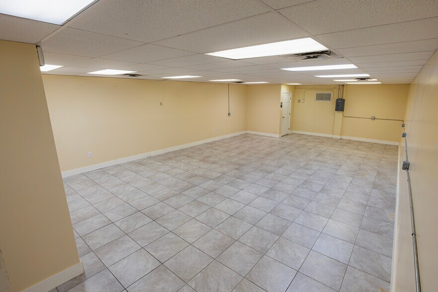More Photos Of 3805 NW 35th Ave, Miami Warehouse For Sale