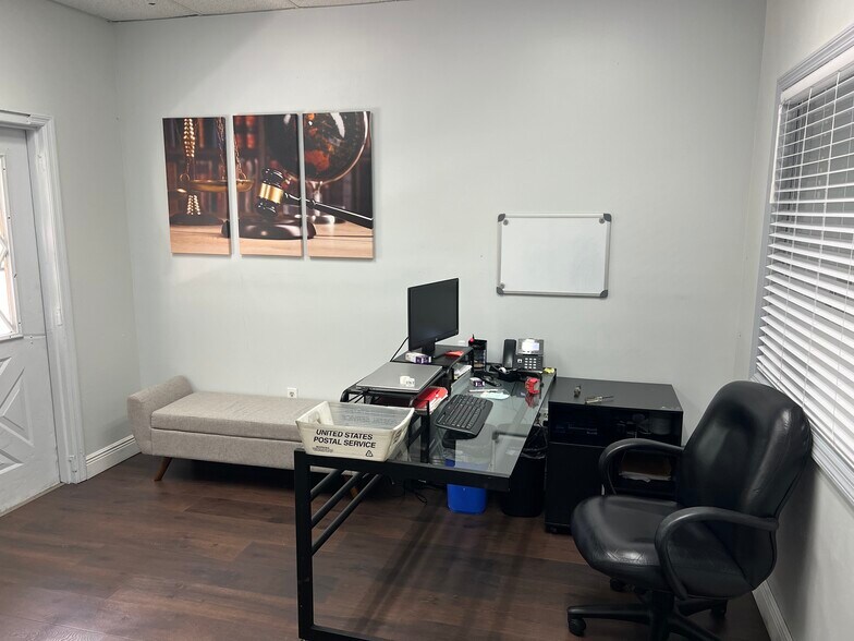More Photos Of 3310 W Cypress St, Tampa Storefront Retail Office For Lease