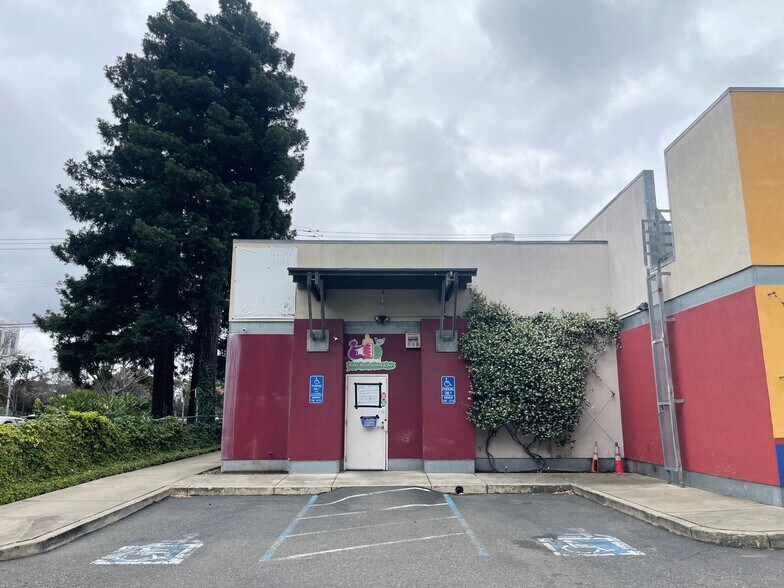 More Photos Of 213-217 W Winton Ave, Hayward Storefront For Lease