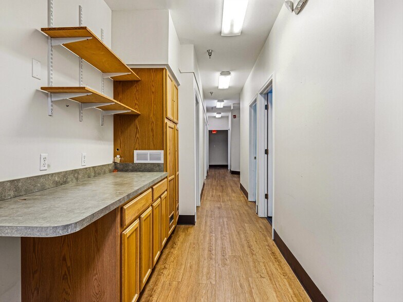 More Photos Of 64 Clingman Ave, Asheville Office For Sale