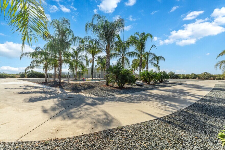 More Photos Of 23259 Avenue 64 Ave, Ducor Warehouse For Sale