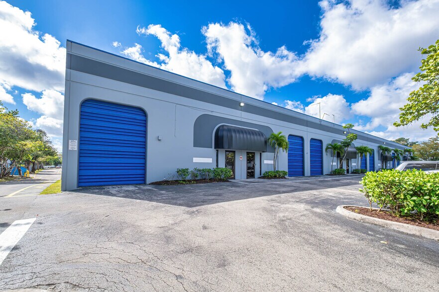 More Photos Of 3685-3699 NW 15th St, Lauderhill Unknown For Lease
