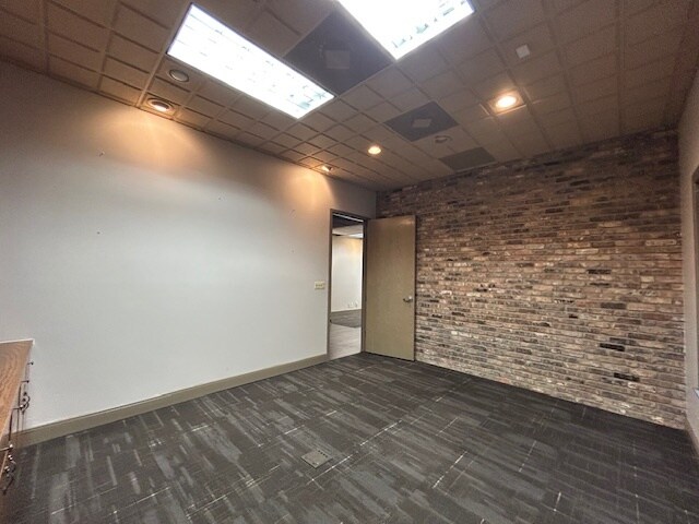 More Photos Of 104 Del Ct, Laredo Office For Lease
