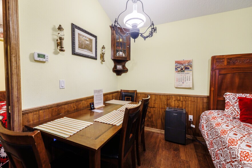 More Photos Of 215 E French Ave, Orange City Hospitality For Sale
