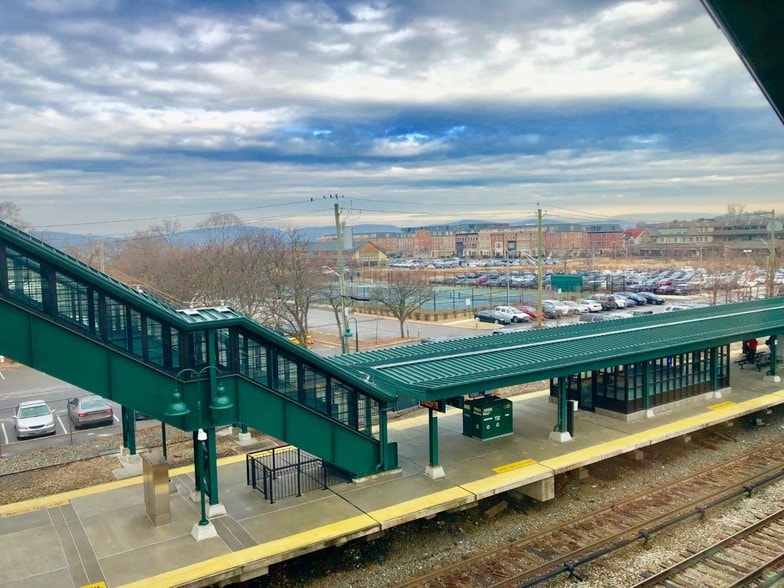 More Photos Of 29 S Depot Plz, Tarrytown Warehouse For Lease