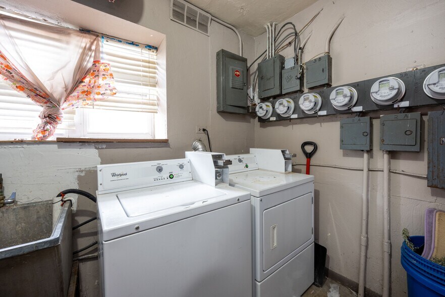 More Photos Of 726 W Roy Dr, Villa Park Apartments For Sale