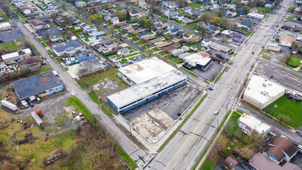 More Photos Of 2425 Hyde Park Blvd, Niagara Falls Freestanding For Sale