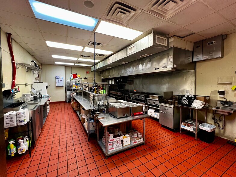 More Photos Of 117 Walnut St, Hattiesburg Restaurant For Sale