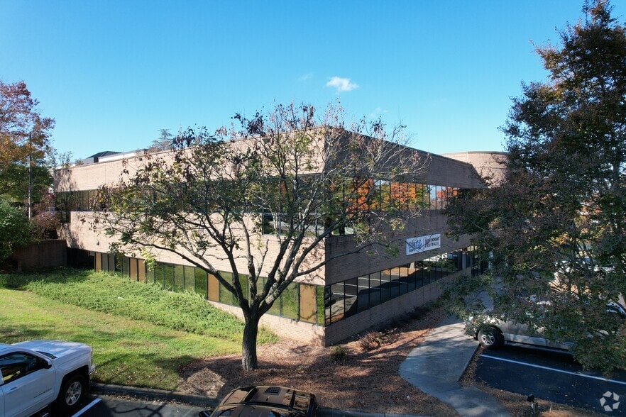 More Photos Of 730 Highland Oaks Dr, Winston-Salem Medical For Sale