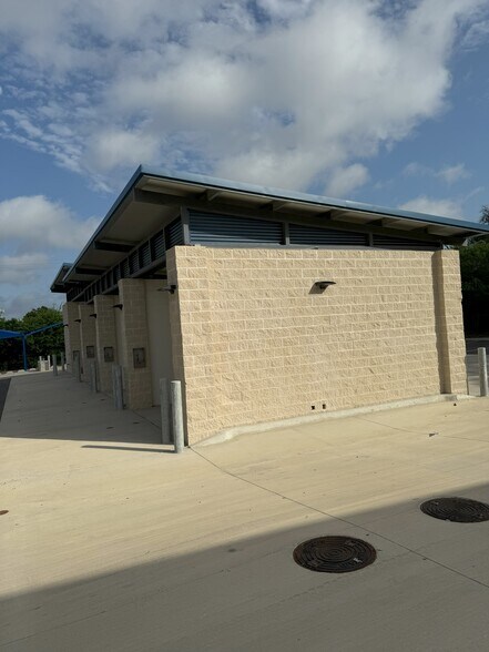 More Photos Of 1443 E Sunshine Dr, San Antonio Carwash For Sale