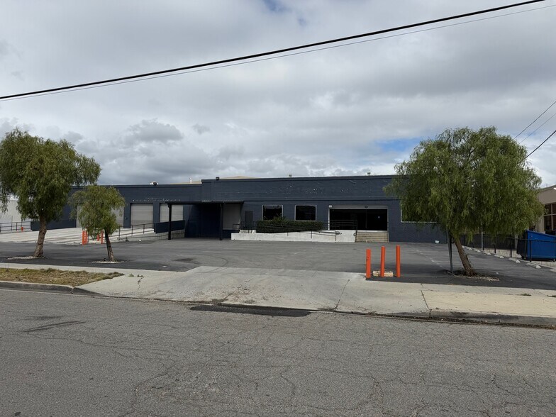 More Photos Of 9000 Bellanca Ave, Los Angeles Manufacturing For Sale