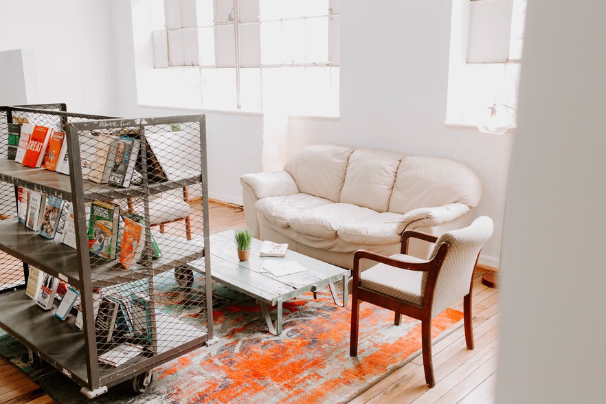 More Photos Of 100 S Mulberry St, Dickson Coworking Space