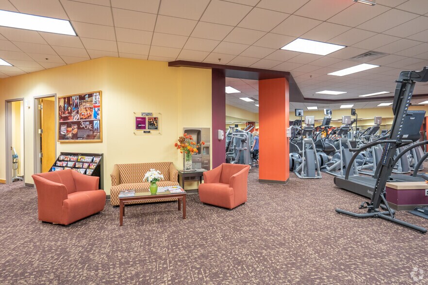 More Photos Of 301 Commerce St, Fort Worth Office For Lease