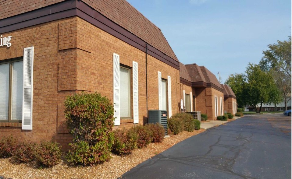 More Photos Of 7889 Broadway, Merrillville Medical For Lease
