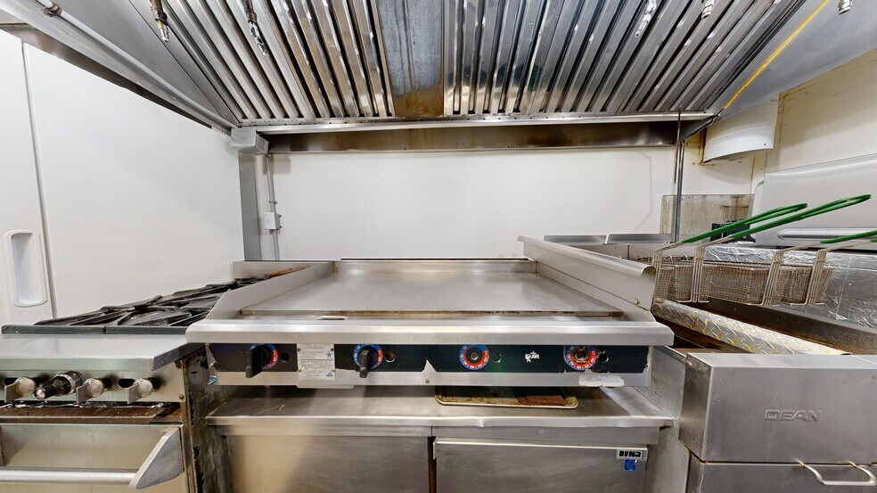 More Photos Of 695 Lisbon St, Lisbon Restaurant For Sale