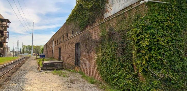 Primary Photo Of 1400 Main St, Baton Rouge Distribution For Sale