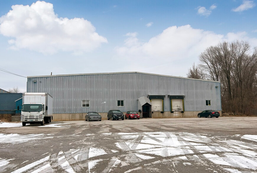 More Photos Of 77 Merrimack St, Concord Warehouse For Lease