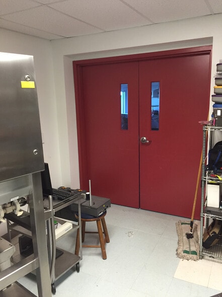 More Photos Of 70 Bridge St, Groton Light Manufacturing For Lease