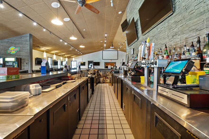 More Photos Of 8826 Gratiot Ave, Columbus Restaurant For Sale