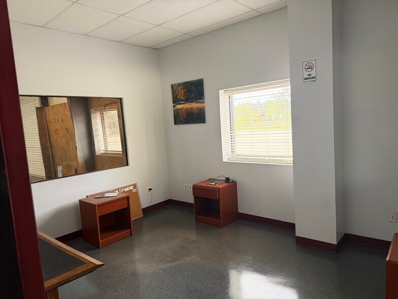 More Photos Of 9252 Canal Rd, Gulfport Industrial For Lease