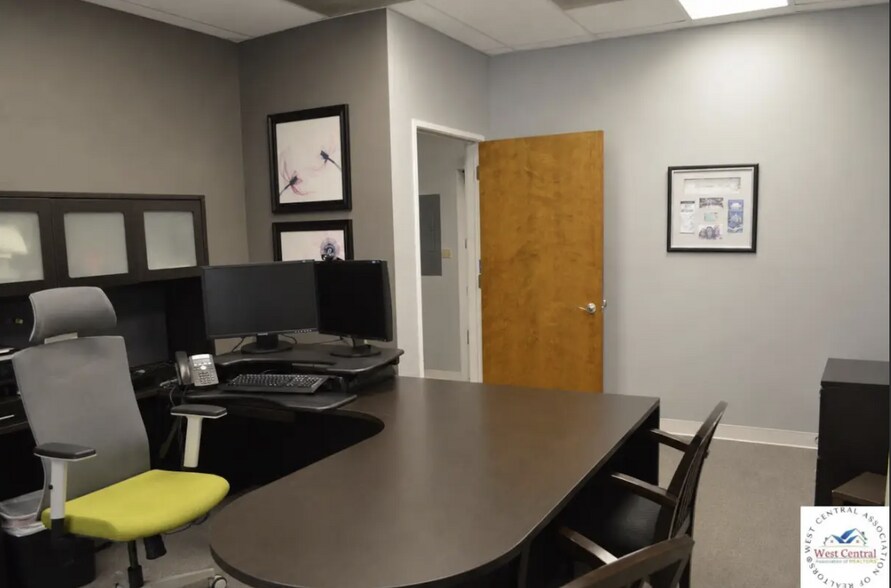 More Photos Of 762 Winchester Dr, Sedalia Office For Lease