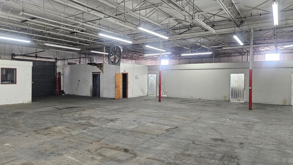 More Photos Of 1080-1090 E 14th St, Hialeah Warehouse For Lease
