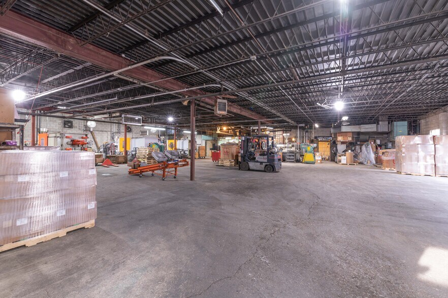 More Photos Of 726 S Broadway, Aurora Warehouse For Sale