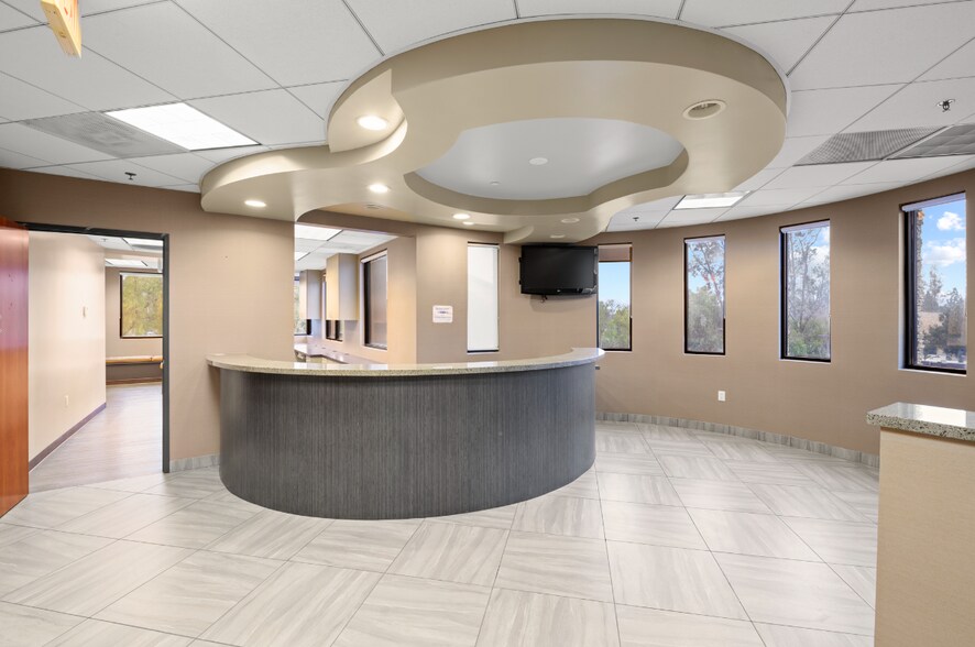 More Photos Of 311 Haigh Rd, Thousand Oaks Medical For Lease
