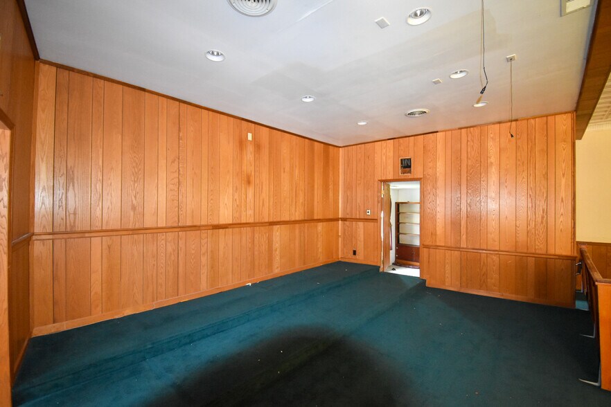 More Photos Of 65 Highland Ave, Lancaster Religious Facility For Sale