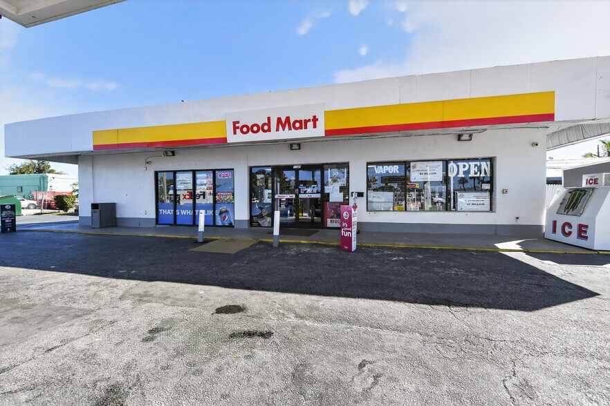 More Photos Of 1240 8th Ave W, Palmetto Service Station For Sale