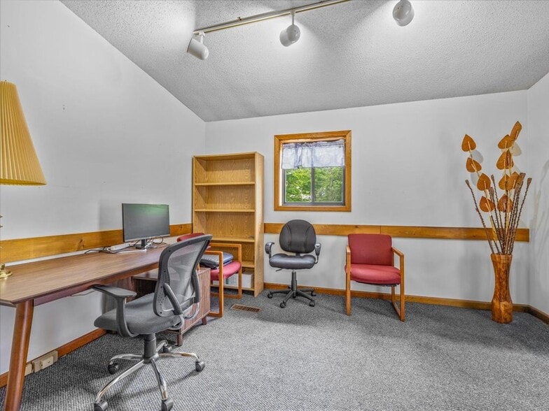 More Photos Of 200 W Town St, Norwich Office For Sale