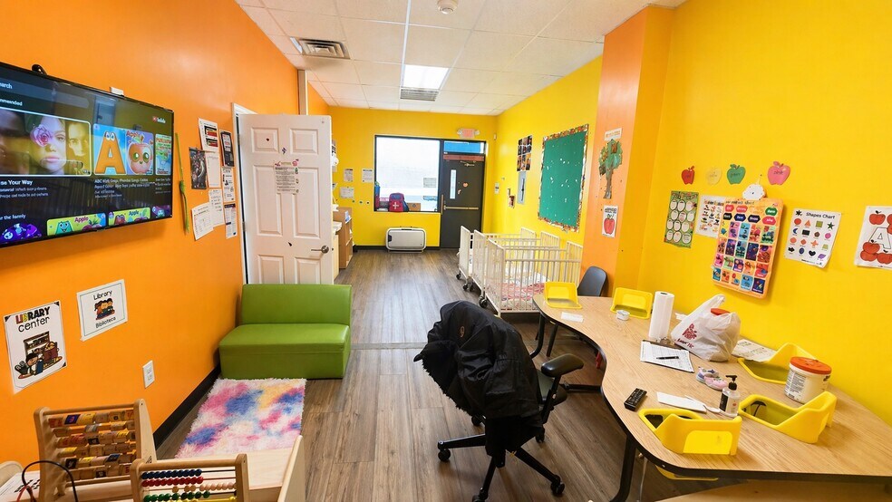 More Photos Of 163-175 Nassau Rd, Roosevelt Freestanding For Sale