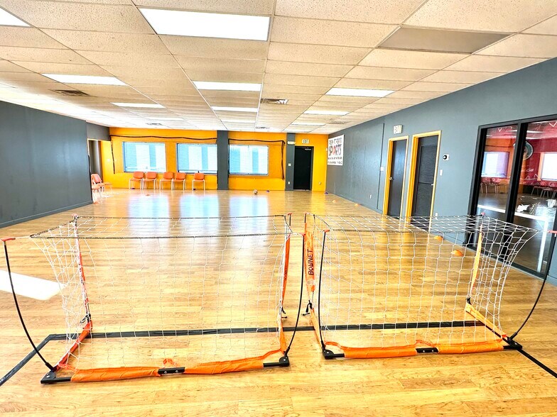 More Photos Of 14914 W 101st Ave, Dyer Freestanding For Sale