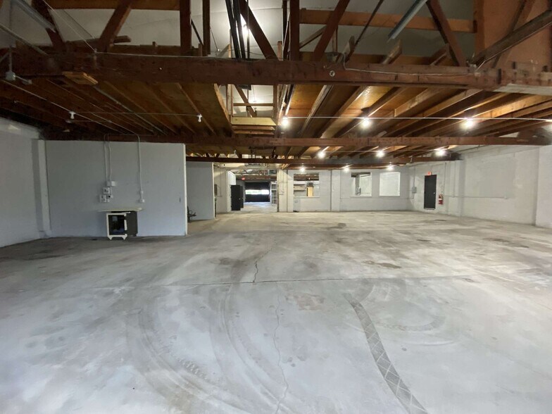 More Photos Of 3920 Wesley Ter, Schiller Park Industrial For Sale
