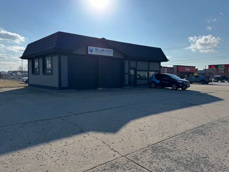 More Photos Of 1325 W South St, Lebanon Storefront For Lease