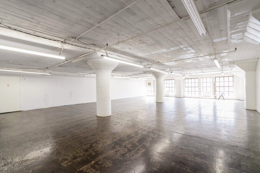 More Photos Of 1114 S Los Angeles St, Los Angeles Warehouse For Sale