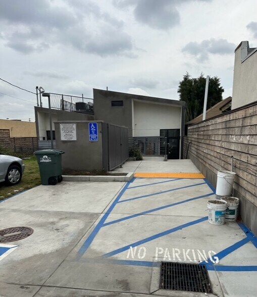 More Photos Of 5805 York Blvd, Los Angeles Restaurant For Lease