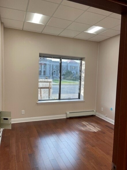 More Photos Of 1527 Franklin Ave, Mineola Office For Lease