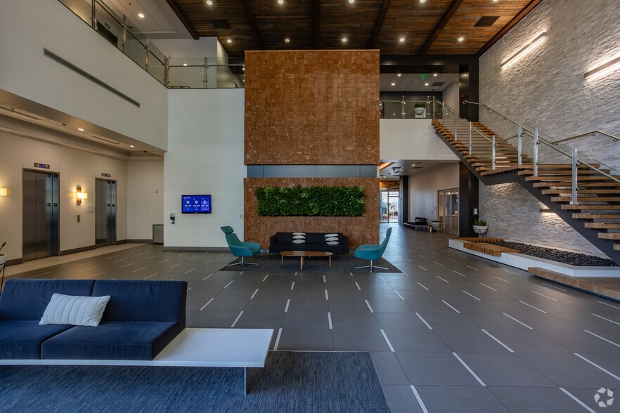 More Photos Of 8 City Blvd, Nashville Office For Lease