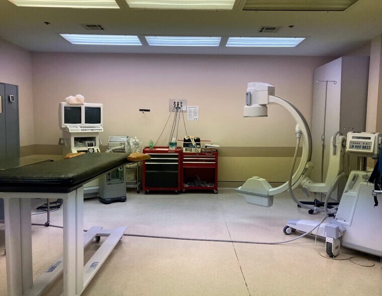More Photos Of 561 Cranbury Rd, East Brunswick Medical For Sale