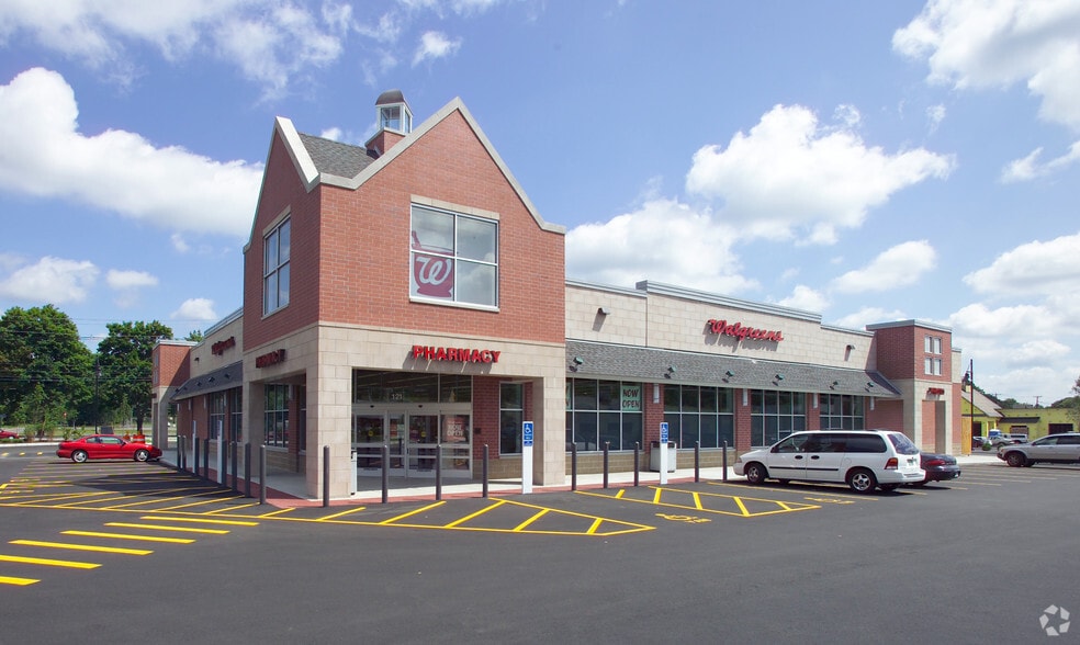 Primary Photo Of 121 Main St, Foxborough Storefront For Lease